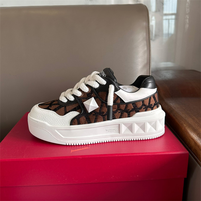 valentino garavani one stud xl toile iconographe low-top sneakers